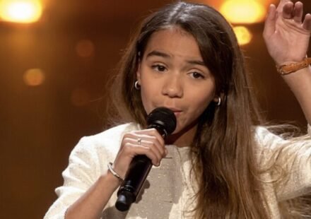 She sang an 80-year-old song… What happened next left the entire audience in tears